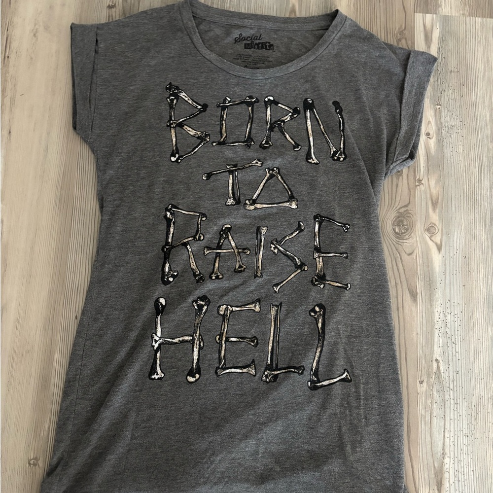 Social Misfits Gray Graphic Tee - Short Sleeve/ distressed back